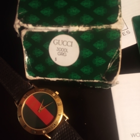 Gucci 3000.M.2 Mens Watch - Picture 3 of 5